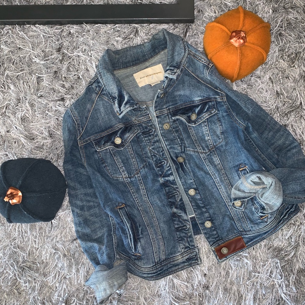 Anthropologie denim jacket size M